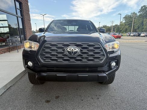 Used 2020 Toyota Tacoma TRD Off-Road AWD/4WD image 27