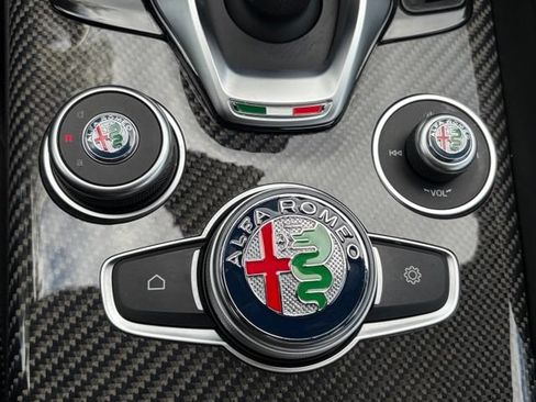 Used 2023 Alfa Romeo Giulia Estrema AWD/4WD image 34