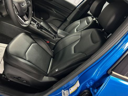 New 2026 Jeep Compass Limited image 10