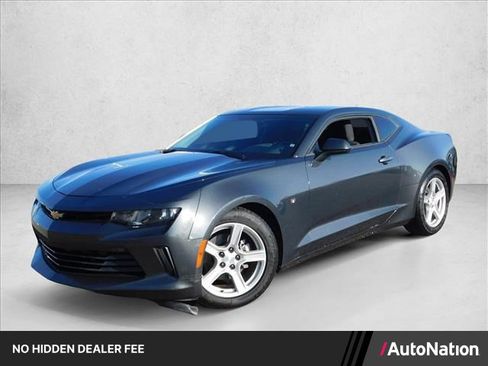 Used 2017 Chevrolet Camaro LT RWD image 1