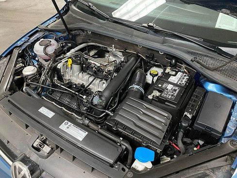 Used 2019 Volkswagen Golf SE image 27