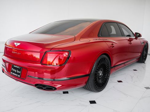 Used 2022 Bentley Flying Spur V8 image 8
