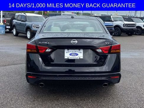 Used 2024 Nissan Altima 2.5 SV w/ SV Premium Package FWD image 3