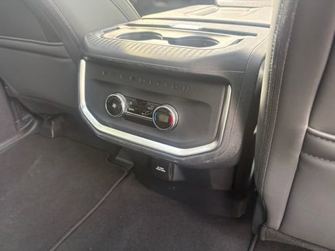 Used 2025 Ford Expedition Active AWD/4WD image 31