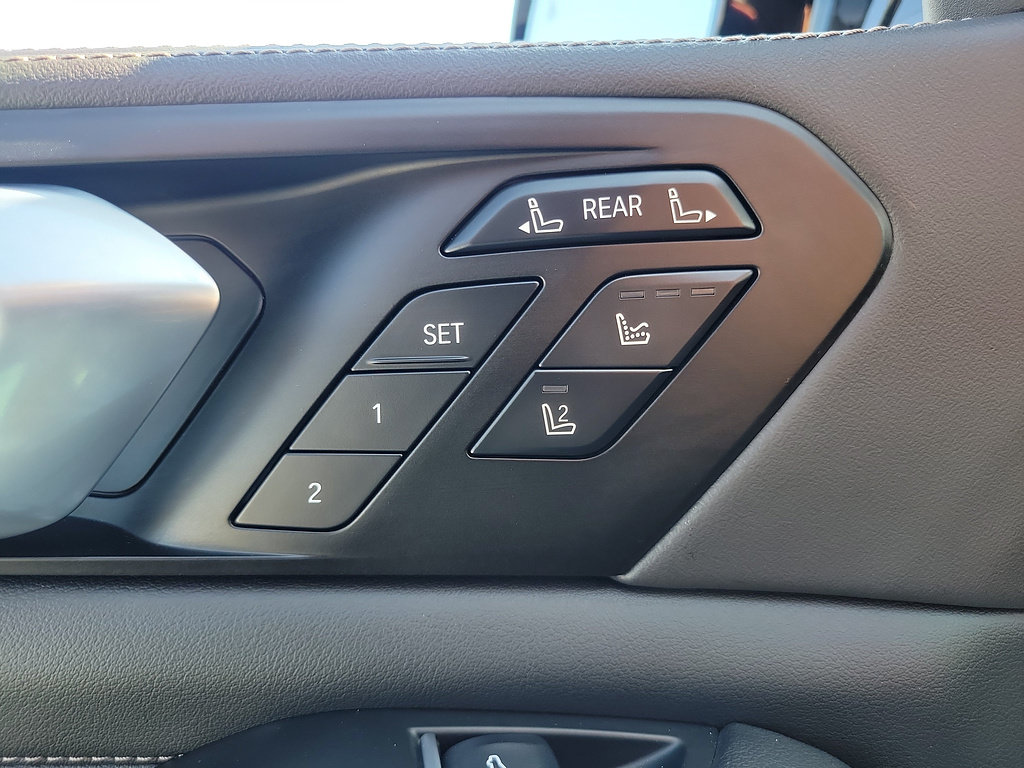 Used 2026 BMW X7 xDrive40i AWD/4WD image 25
