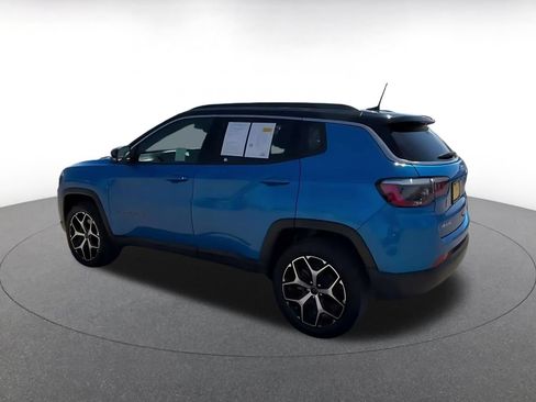 Used 2025 Jeep Compass Limited AWD/4WD image 10