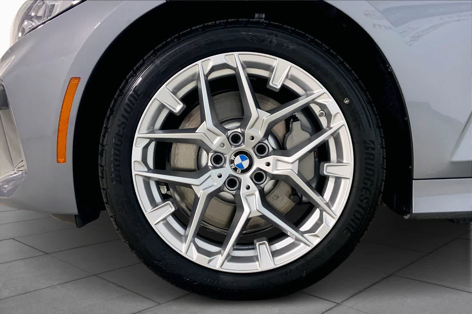 Used 2025 BMW 330i xDrive Sedan w/ Premium Package AWD/4WD image 11