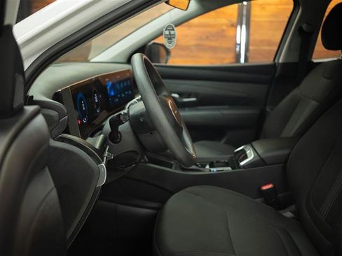 Used 2026 Hyundai Tucson SEL FWD image 9