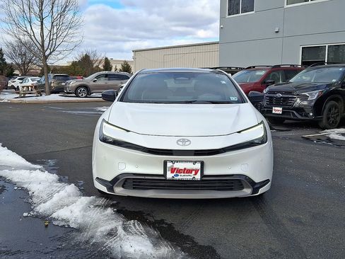 Used 2024 Toyota Prius XLE image 2
