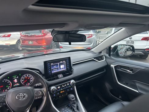 Used 2021 Toyota RAV4 XLE w/ Convenience Package image 31