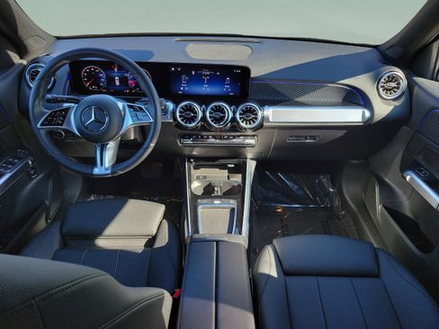 Used 2025 Mercedes-Benz GLB 250 image 10