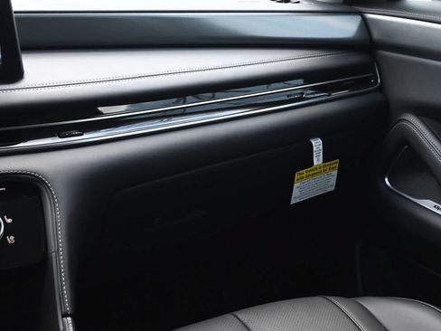 Certified 2026 INFINITI QX60 Luxe w/ Cargo Package FWD image 8