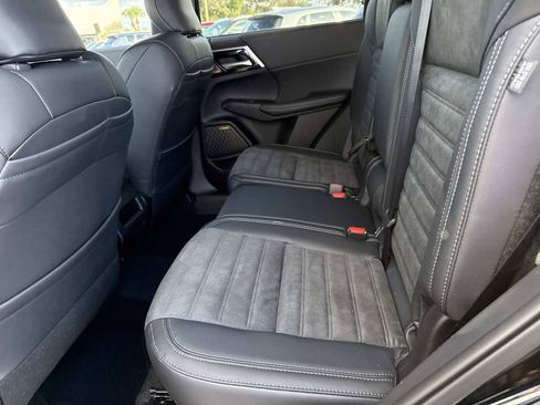 New 2026 Mitsubishi Outlander SE FWD image 14