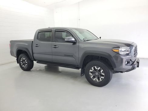 Used 2021 Toyota Tacoma TRD Off-Road AWD/4WD image 4