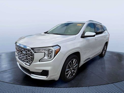 Used 2022 GMC Terrain Denali AWD/4WD image 2
