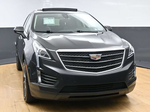 Used 2018 Cadillac XT5 Luxury w/ LPO, Black Ice Package AWD/4WD image 4