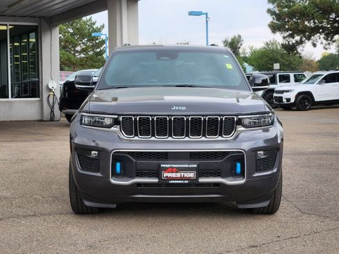 Used 2023 Jeep Grand Cherokee Overland AWD/4WD image 5