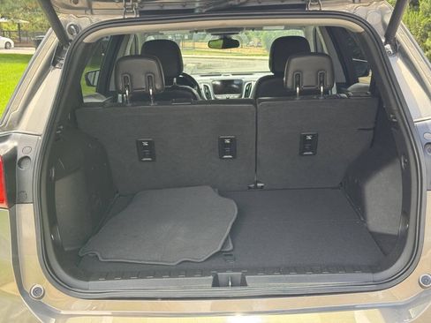 Used 2018 Chevrolet Equinox Premier FWD image 13