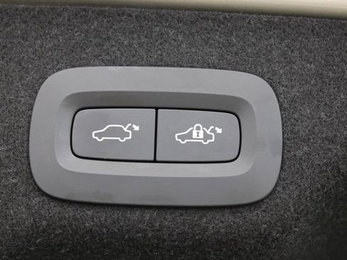 Used 2018 Volvo S90 T5 Momentum w/ Convenience Package image 33