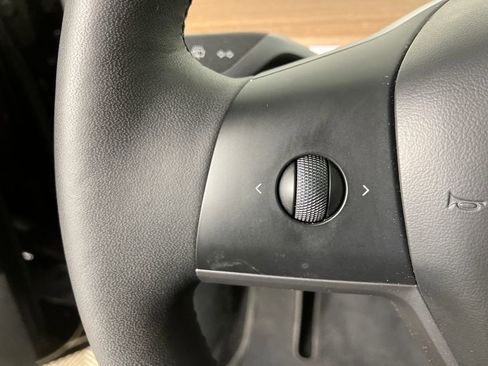 Used 2024 Tesla Model Y Long Range image 17