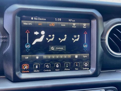 Used 2023 Jeep Wrangler Unlimited Sahara w/ Cold Weather Group AWD/4WD image 17