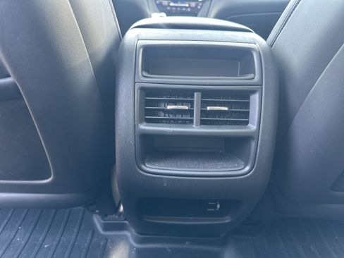 Used 2017 Cadillac XT5 Premium Luxury FWD image 17