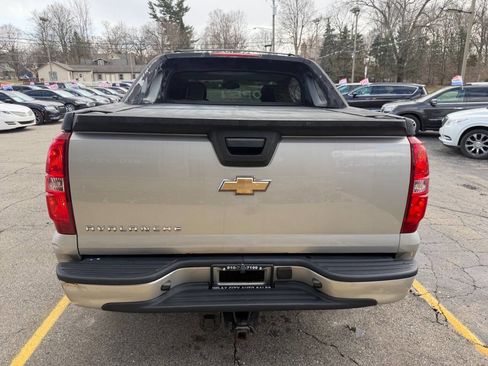 Used 2007 Chevrolet Avalanche LS image 4