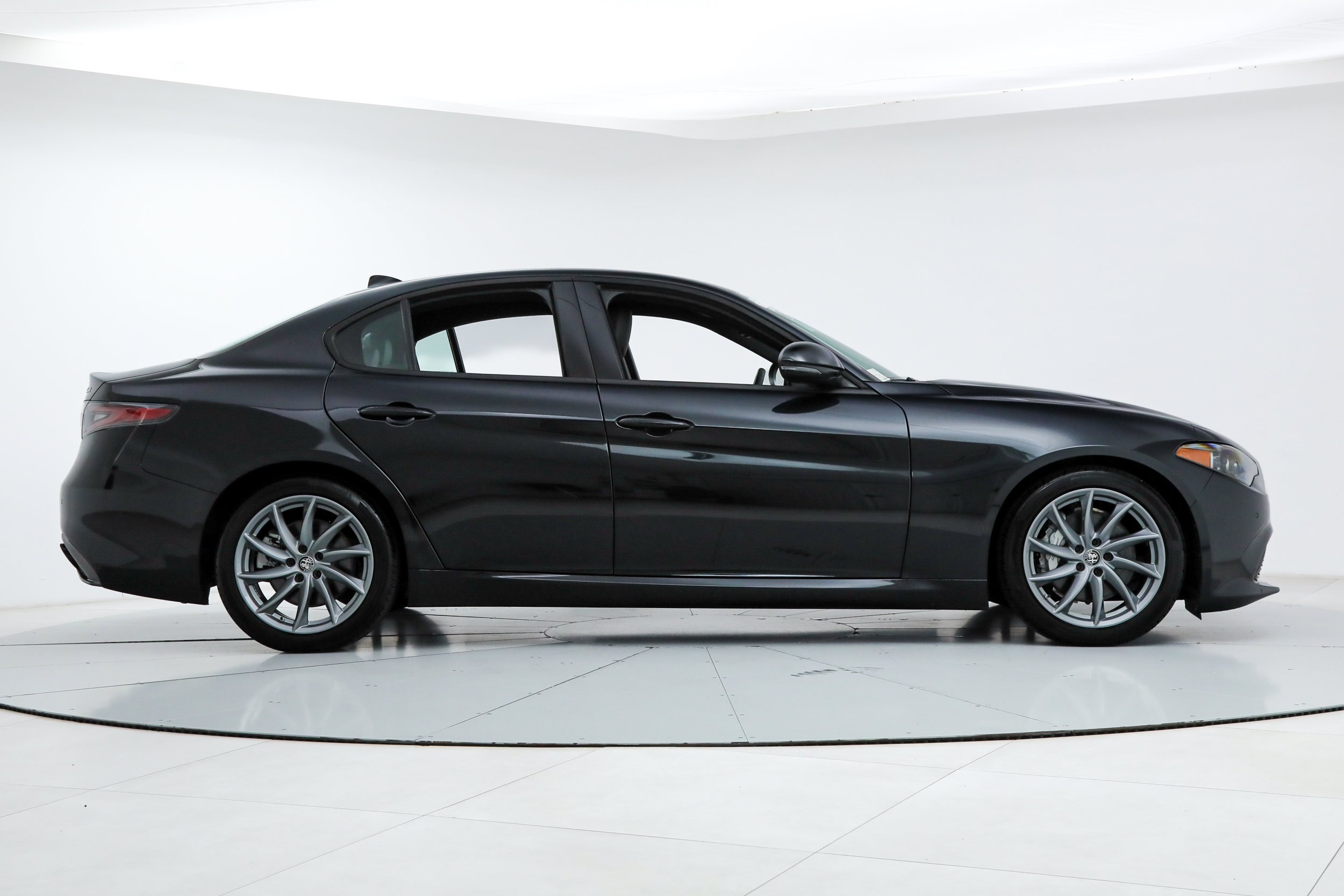 New 2025 Alfa Romeo Giulia w/ Driving Assist Package RWD image 6