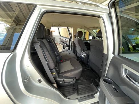 Used 2017 Nissan Pathfinder SV w/ Cargo Package FWD image 10