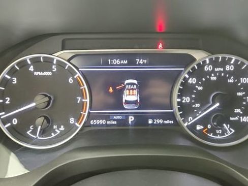 Used 2024 Nissan Rogue SV image 12