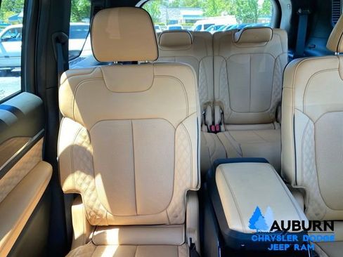 Used 2025 Jeep Grand Cherokee L Summit w/ Obsidian Package AWD/4WD image 23
