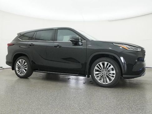 New 2026 Toyota Highlander Platinum image 63