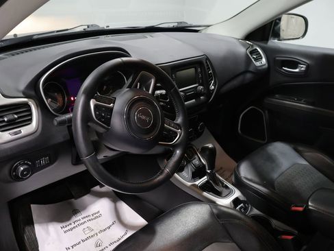 Used 2018 Jeep Compass Latitude w/ Cold Weather Group image 13