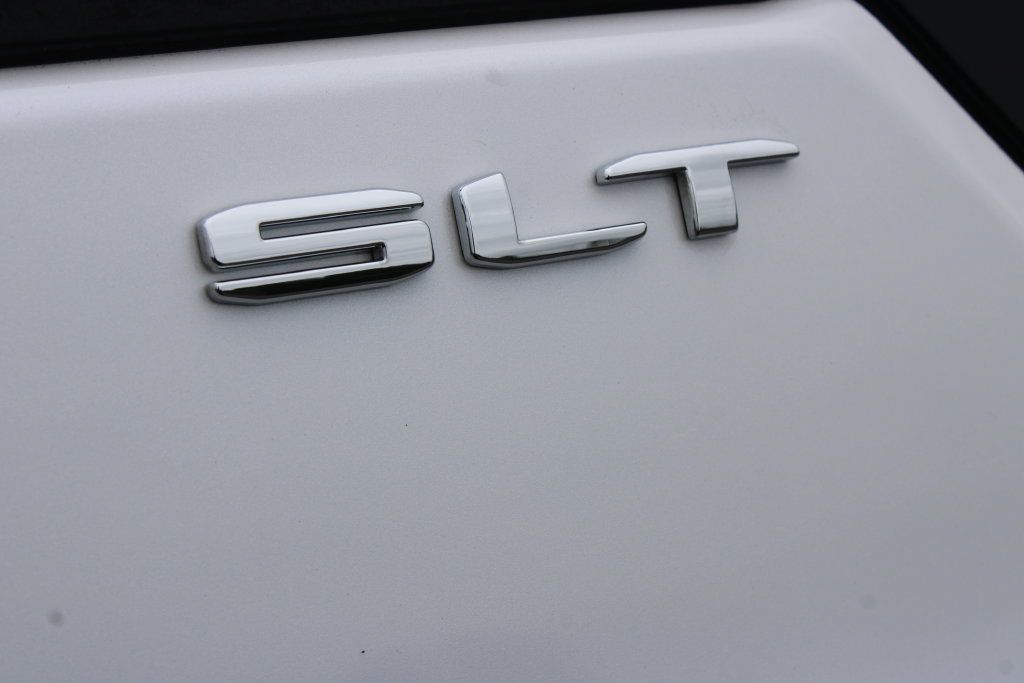 Used 2023 GMC Terrain SLT FWD image 17