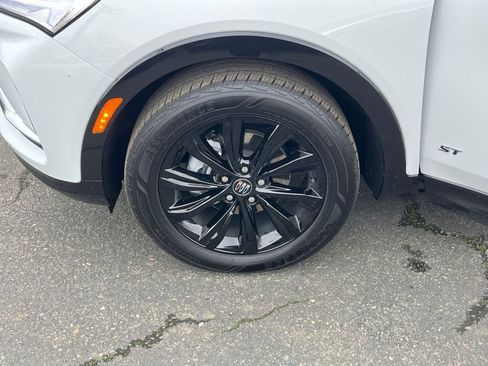 Used 2025 Buick Envista Sport Touring image 28