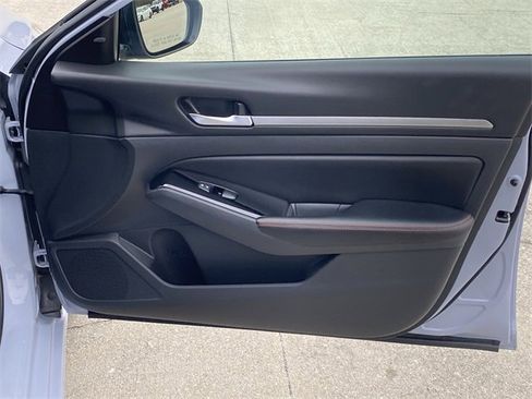 Used 2024 Nissan Altima 2.5 SR image 26