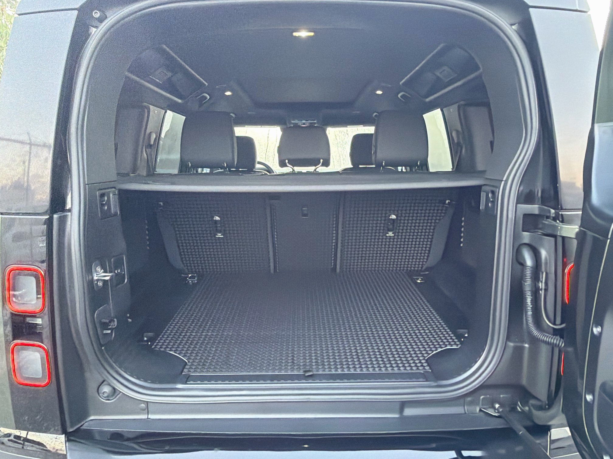 New 2026 Land Rover Defender 110 S AWD/4WD image 12