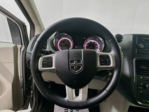 Used 2016 Dodge Grand Caravan SE w/ Quick Order Package 29E SE image 12