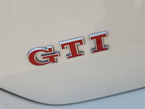 Used 2016 Volkswagen GTI Autobahn image 32