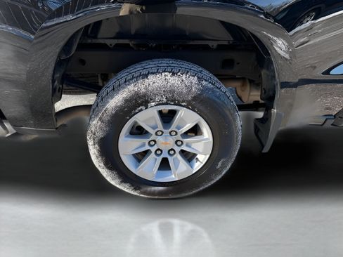 Used 2025 Chevrolet Silverado 1500 LT AWD/4WD image 29
