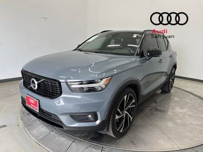 Used 2022 Volvo XC40 T4 R-Design w/ Advanced Package