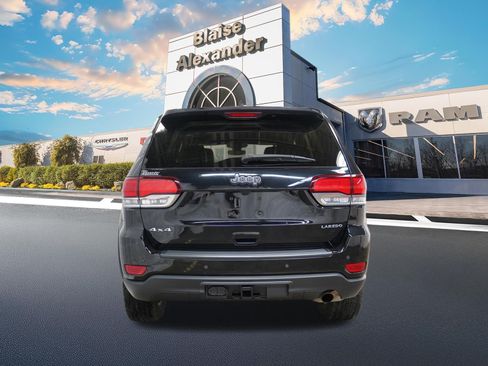 Used 2022 Jeep Grand Cherokee Laredo X AWD/4WD image 6