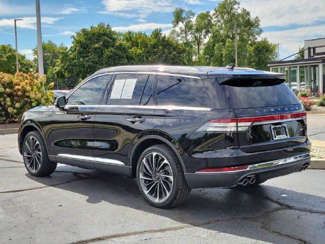 Used 2024 Lincoln Aviator Reserve w/ Equipment Group 201A AWD/4WD image 3