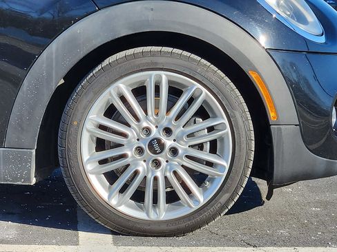 Used 2016 MINI Cooper S w/ Premium Package image 8