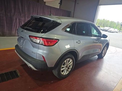 Used 2022 Ford Escape SE AWD/4WD image 3