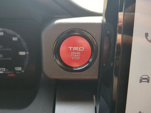 Used 2025 Toyota 4Runner TRD Off-Road Premium AWD/4WD image 27