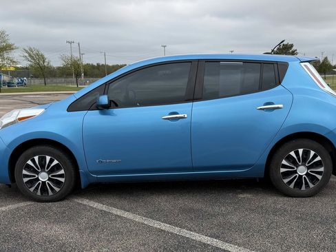 Used 2014 Nissan Leaf S FWD image 8