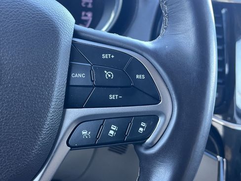 Used 2020 Jeep Grand Cherokee Overland image 21