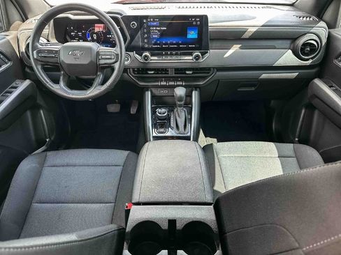 Certified 2024 Chevrolet Colorado Trail Boss w/ Advanced Trailering Package image 11