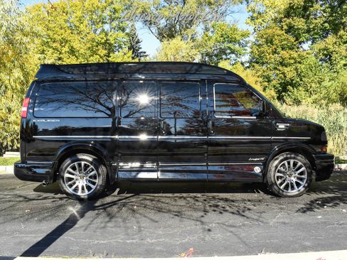 Used 2021 GMC Savana 2500 image 34